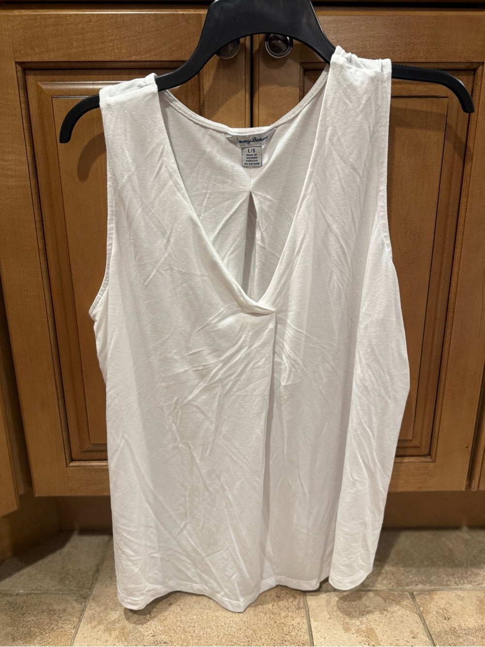 Tommy Bahama White V-Neck Sleeveless Tank